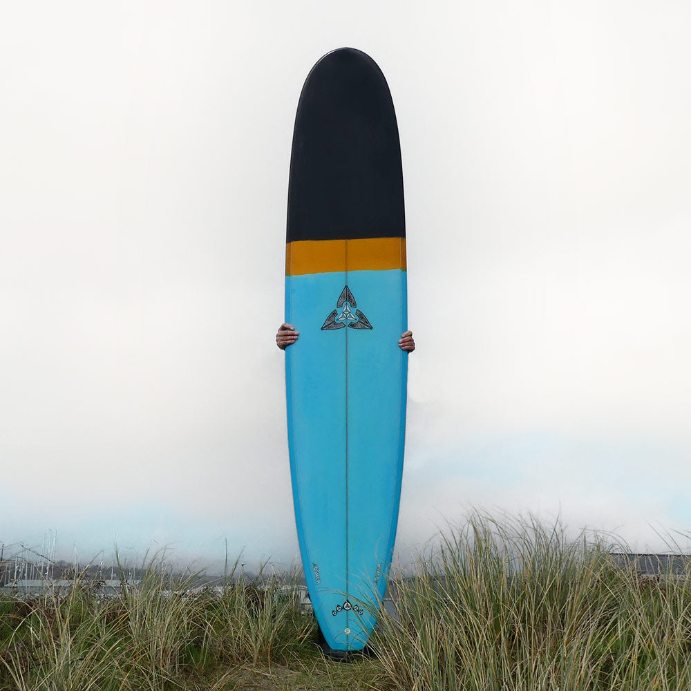 O'SHEA POLYESTER  9'6" RETRO MALIBU SURFBOARD (BLK / BLUE)